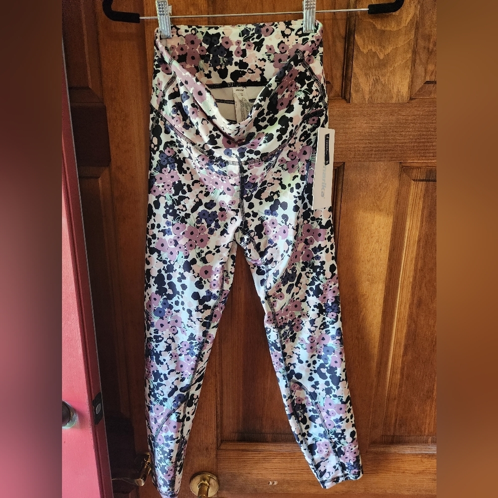Marika Ankle Length Floral Pring Leggings Size Medium